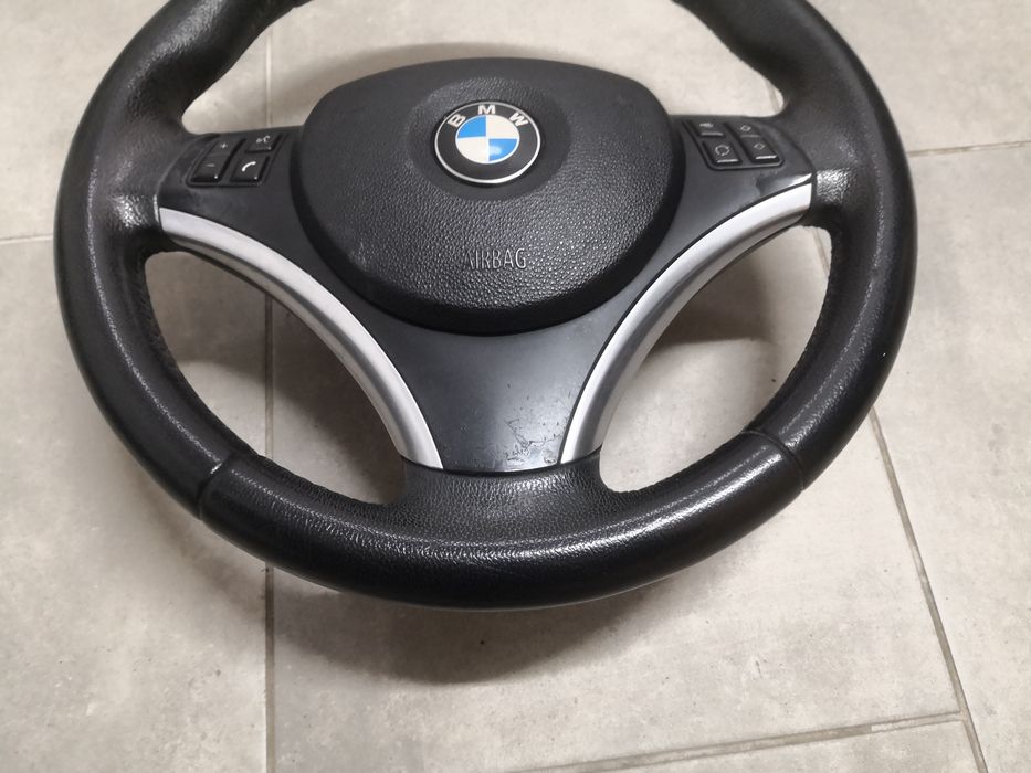 Kierownica multifunkcyjna BMW e87 e81 e82 e88 e90 e91 e92 z podusz #23