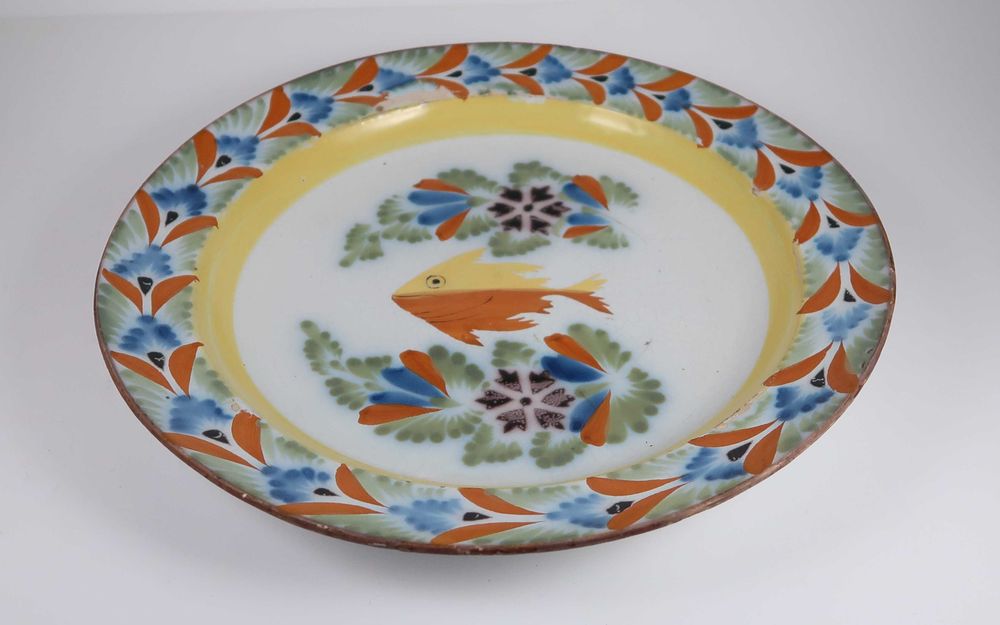 Prato faiança Séc. XIX - Bandeira / Fervença - 34 cm
