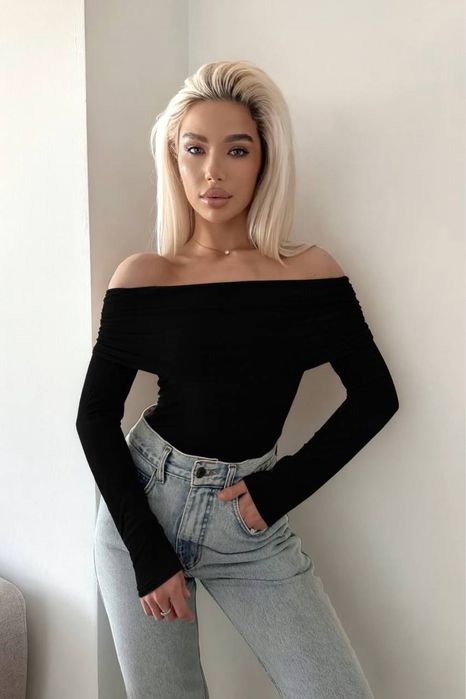 Кофтинка відкриті плечі