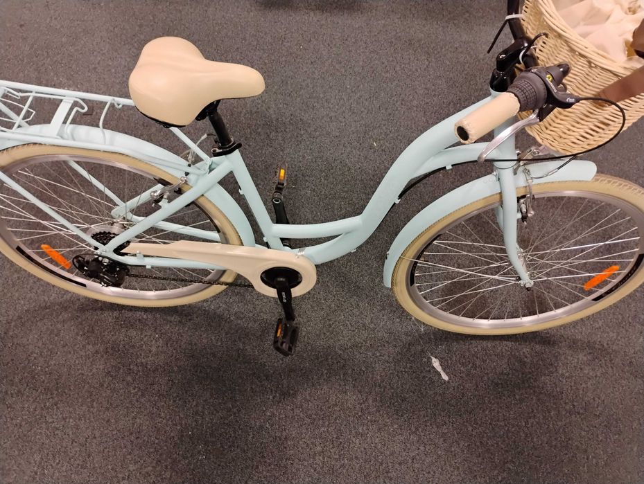 Damski Rower miejski Goetze z koszykiem