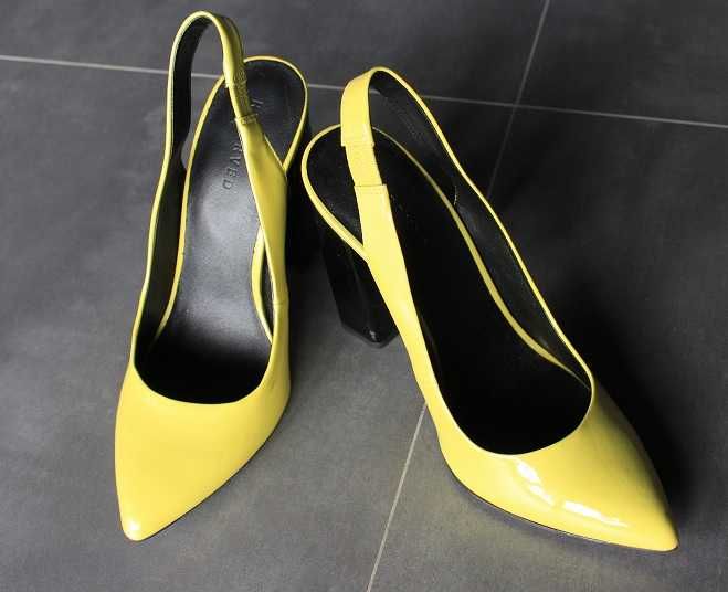 Buty na obcasie żółte