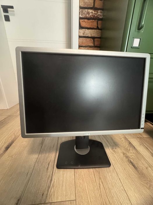 Monitor Dell P2210 22″ Pivot – DP/DVI/VGA
