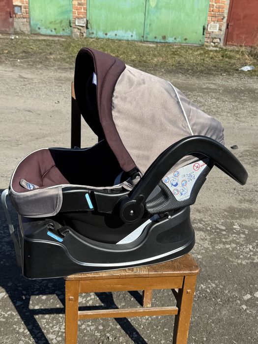 Автокрісло Chicco Auto-Fix Fast + база ISOFIX