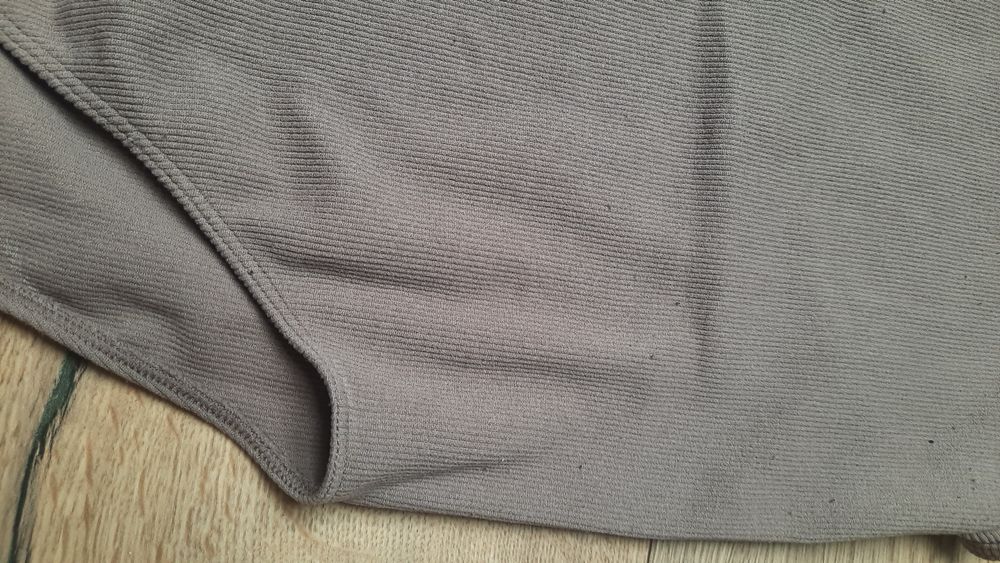 Prążkowane czekoladowe body