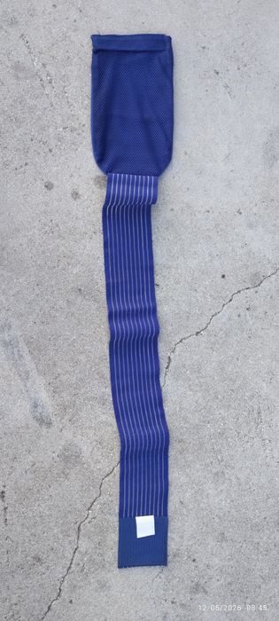 Dois pares de tênis com pitons e cinta elástica. Tudo 20€. Em Loulé.