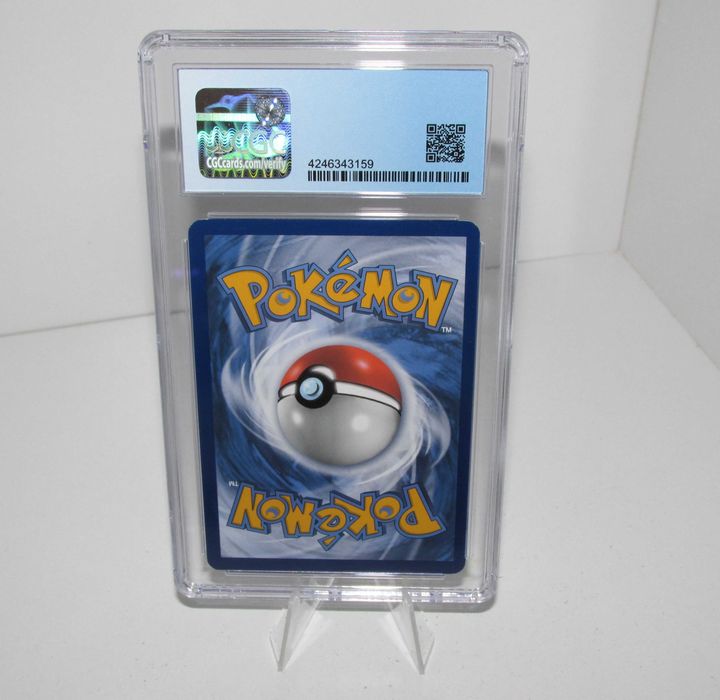 Eevee - CGC 8 - Pokémon 2019
