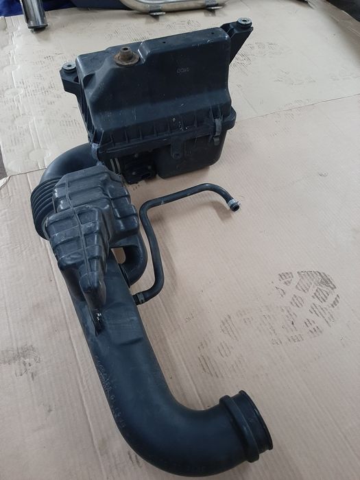 obudowa filtra /przeplywomierz mazda mx5