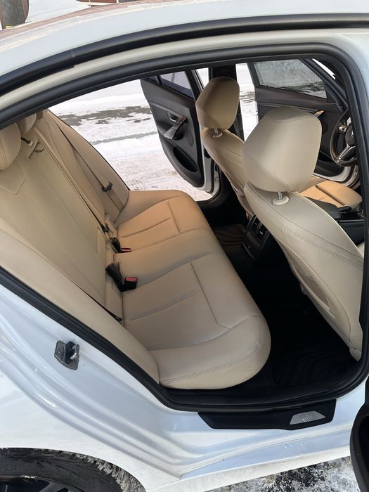 BMW 328i F30 2015 n26