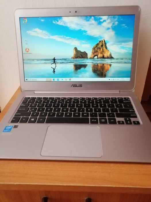 ASUS ZenBook UX305F - lekki i elegancki ultrabook o wadze 1,34 kg