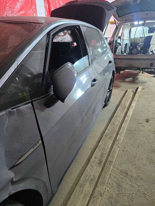 vw id3   на запчастини