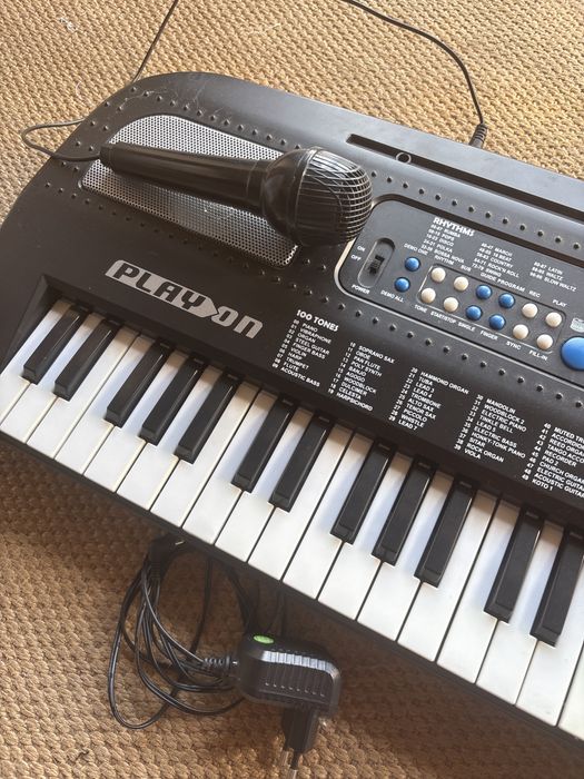 Teclado com 54 teclas play on