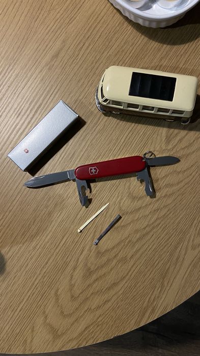 Складаний ніж Victorinox RECRUIT 0.2503.B1