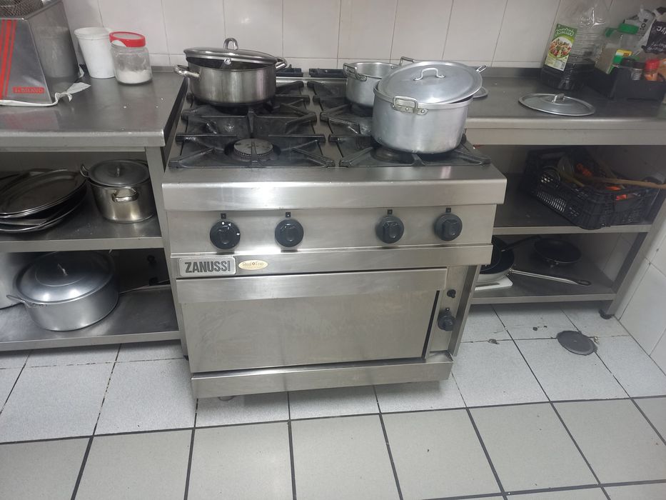 Venda de electrodomésticos e  interiores de restauração