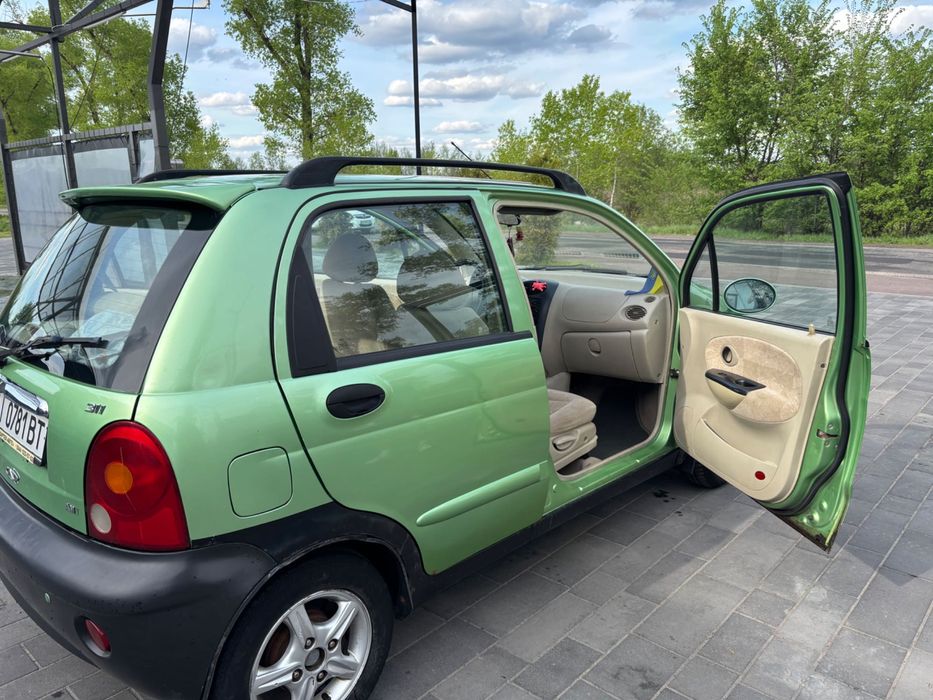 Автомобіль Cherry QQ