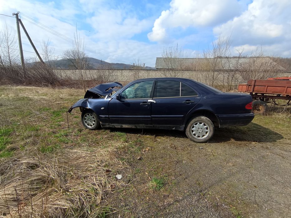 Мерседес Е-клас, W210 ( після дтп )