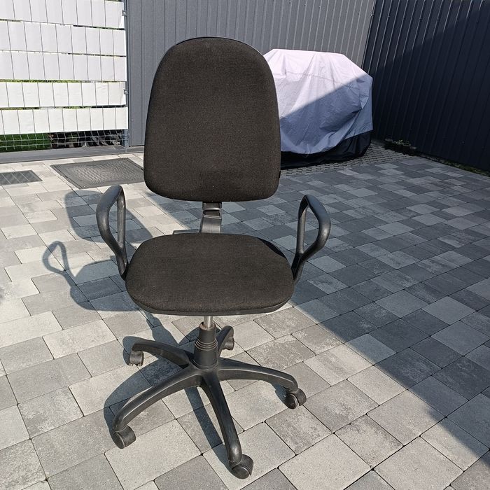 Комп'ютерне крісло