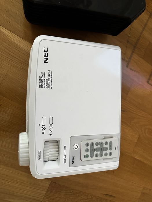Projektor marki NEC