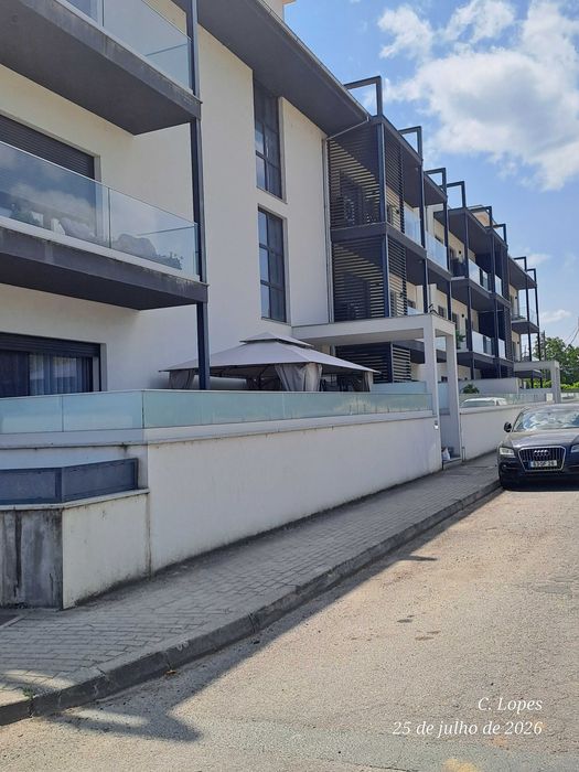 Apartamento T2 mobilado com Garagem