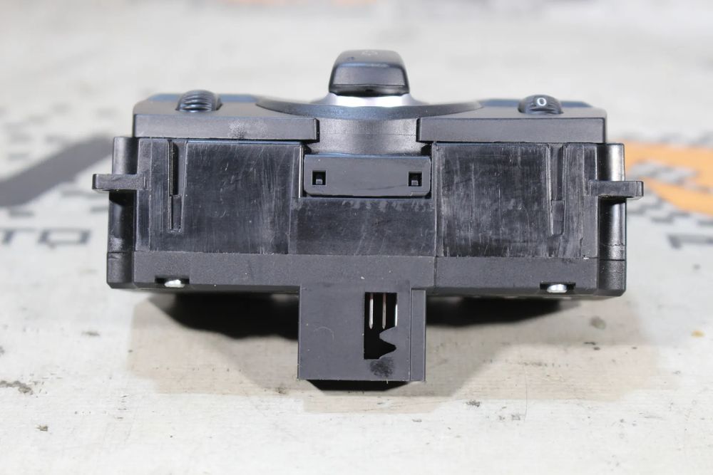 Botão / interruptor de luzes BMW 5 (E60)
