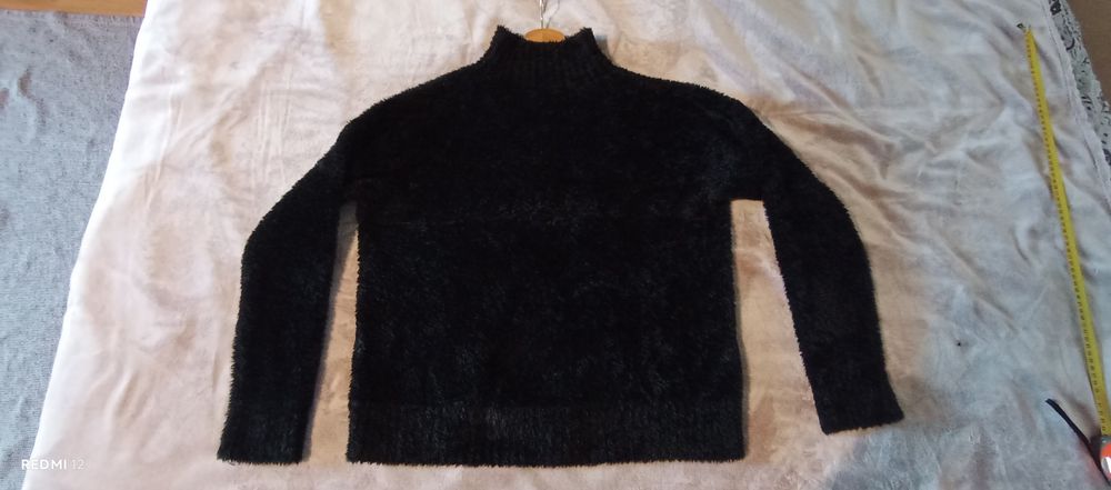 Sweter damski czarny