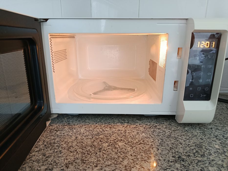 Microondas totalmente funcional