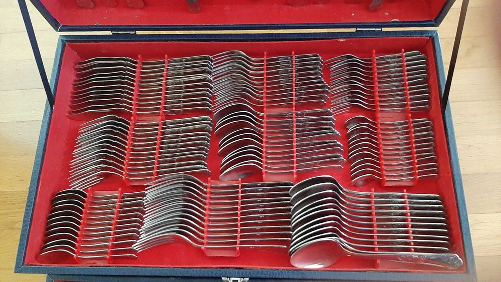 178-Piece Cutlery Set428572811629045761