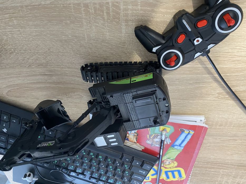 Экскаватор на управлении