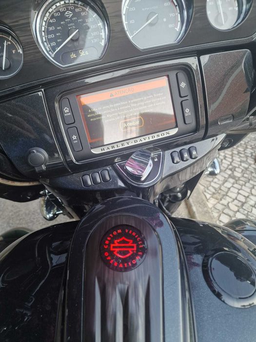 Harley Davidson Street Glide CVO