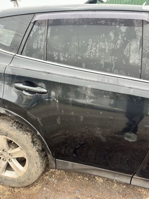 Продам комплект Дверей на Toyota Rav4 2015-2019