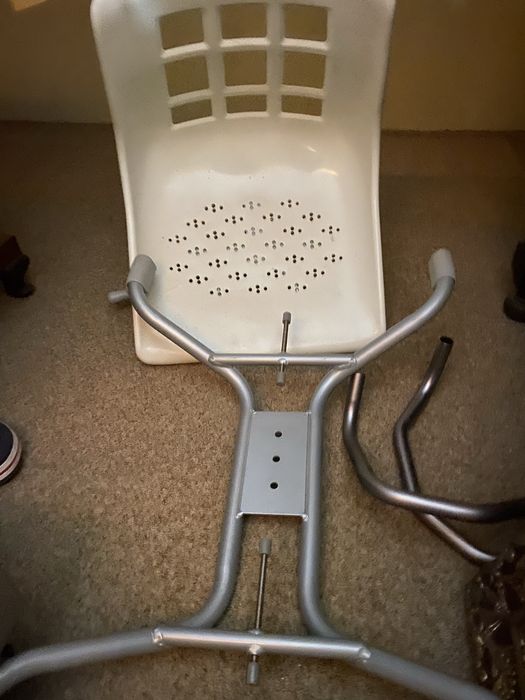 Cadeira giratória para banheira