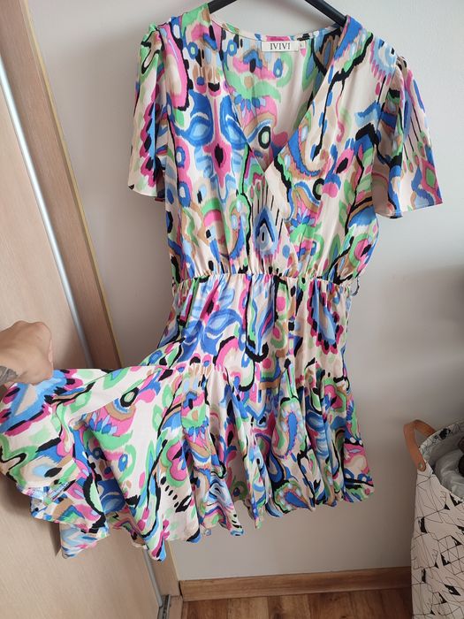 Sukienka z falbanami letnia rozm L nowa