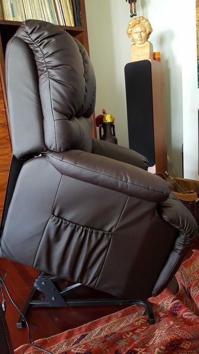 Cadeirão Elevador de Massagem Reclinável – Como Novo