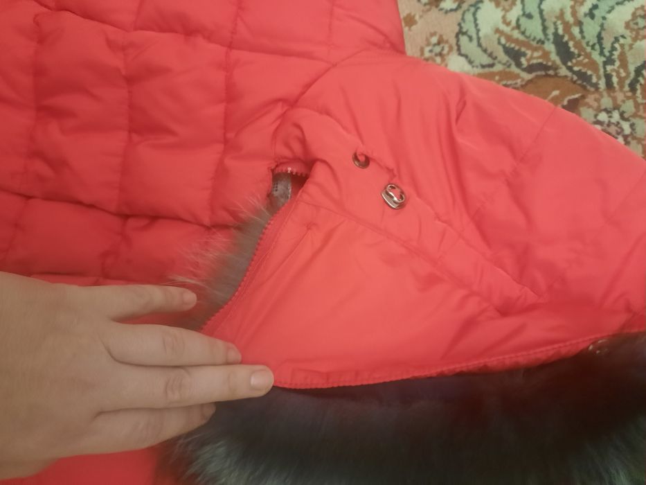 Пуховик s-m  в доброму стані