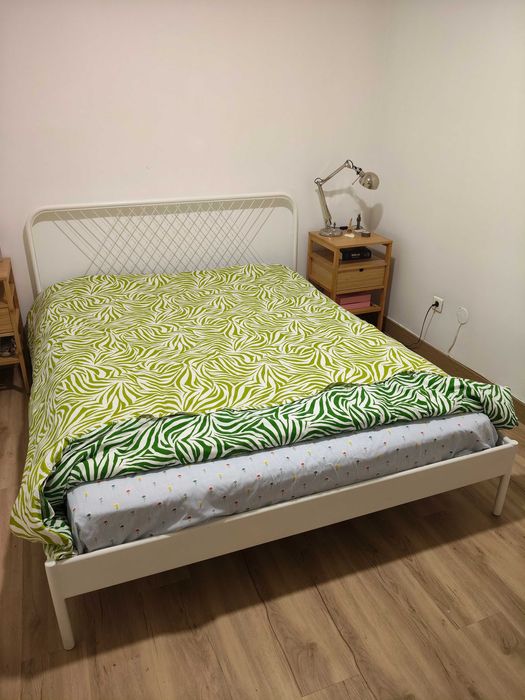 Cama branca 200x160