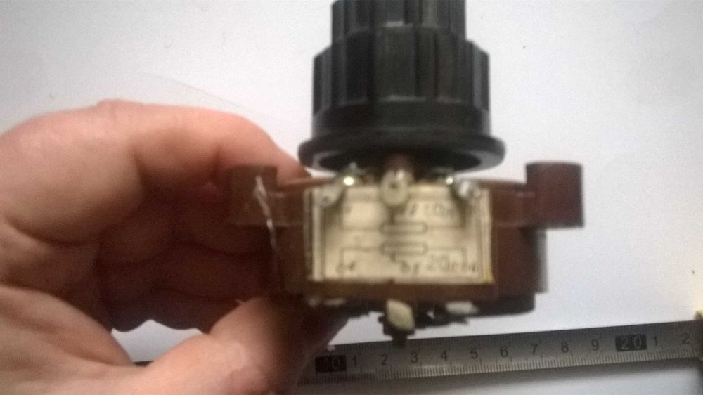 Двойной реостат, переменный резистор на 20 и 1 Ом.