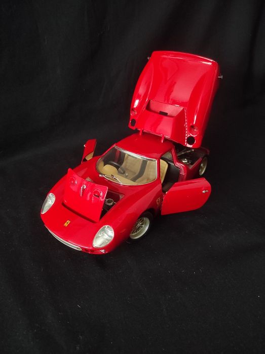 Miniatura escala 1:18 Ferrari 250 Le Mans