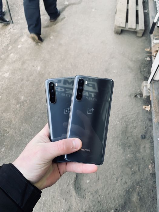Продам телефон one plus nord 8+3/128 в идеальном состоянии