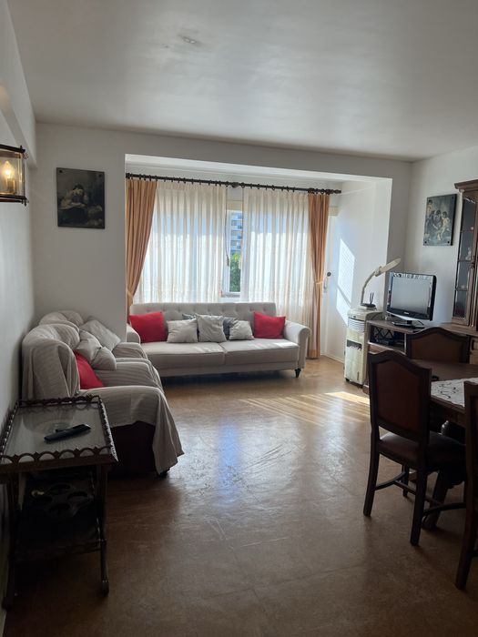 T2 Parede para arrendar com mobilia .