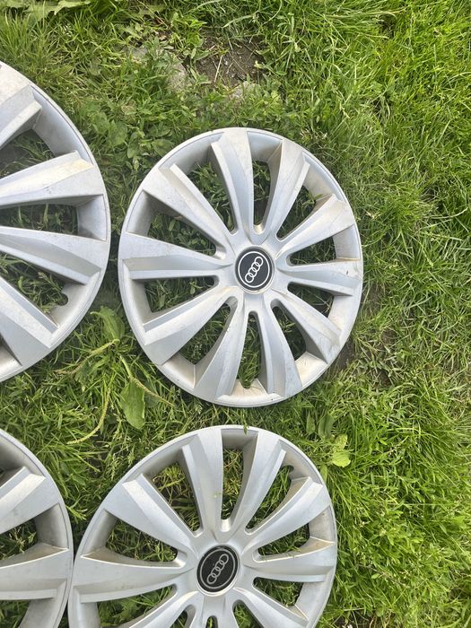 Kołpaki 16 cali Audi cztery sztuki, logo, zestaw, komplet