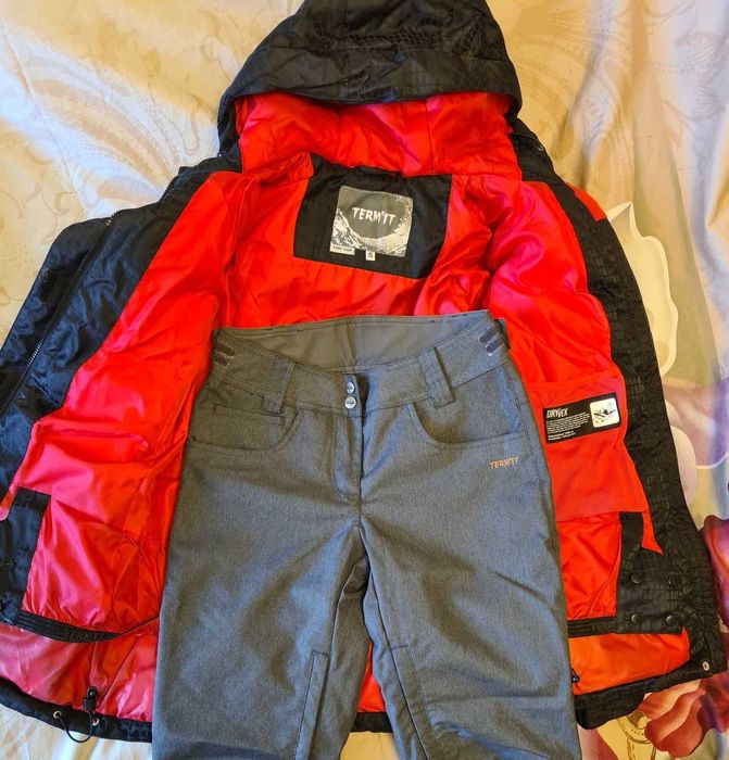 Куртка від зимового костюму (розмір S)