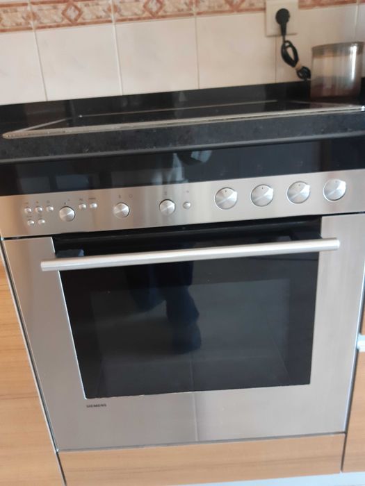 Forno e Placa Vitrocerâmica SIEMENS Avariados