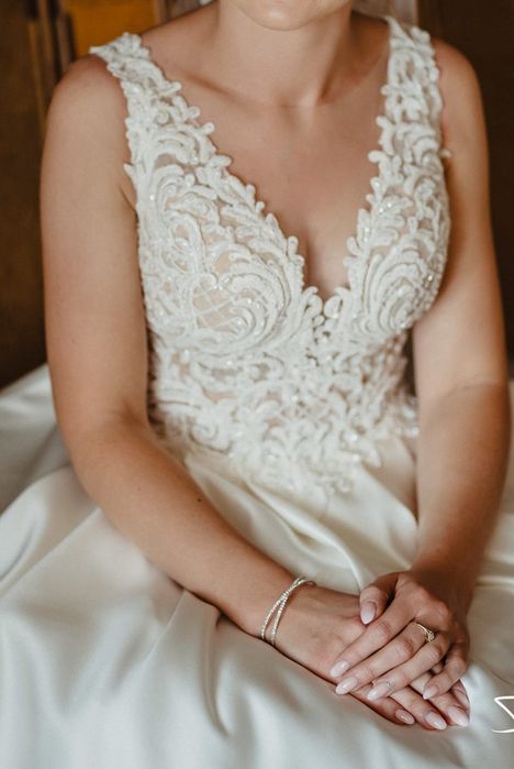 Suknia ślubna satynowa