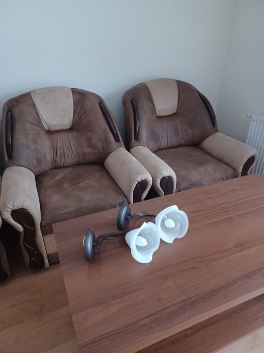 Sprzedam fotele używane + stolik gratis