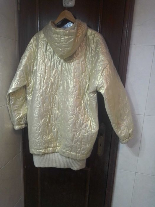 Parka dourada tamanho único