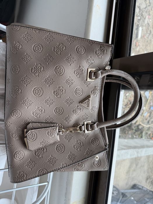Mala guess cinza