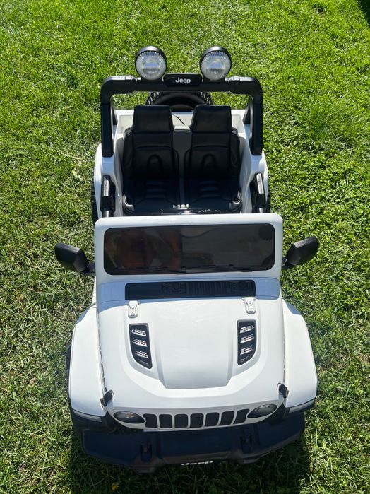 Auto na akumulator Jeep