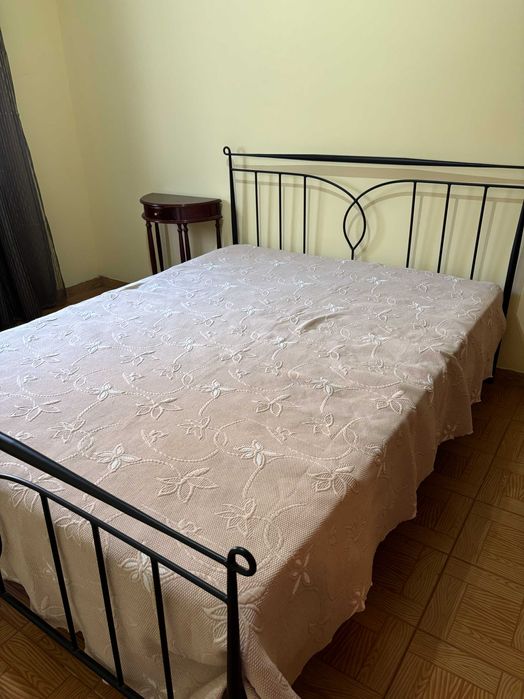 Cama em ferro + colchão