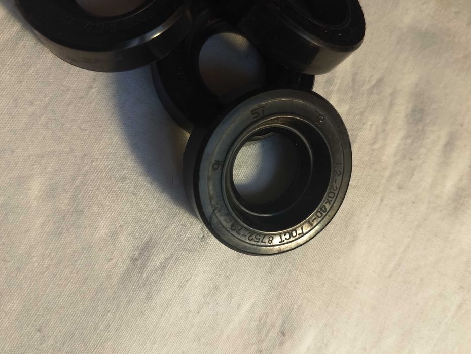 Манжети ( сальники )  1.2-20х40-1   (лот - 4 шт)