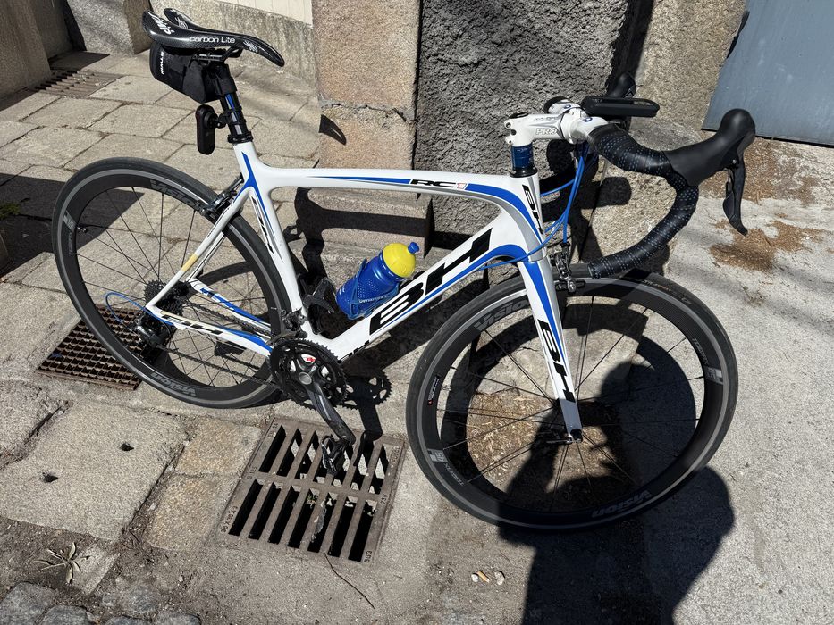 Vendo bicicleta toda em carbono