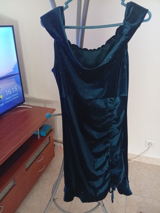 Vestido azul com brilhantes